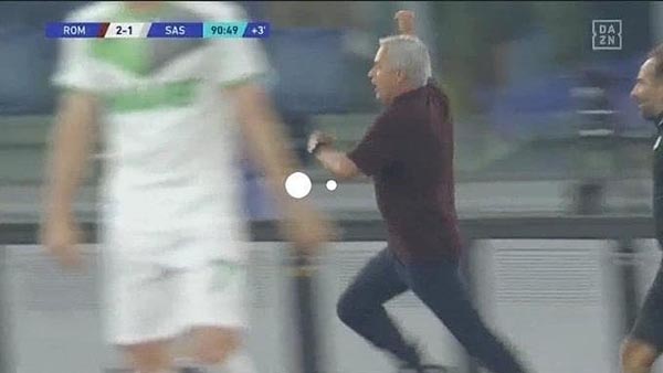 Mourinho chạy ăn mừng cuồng nhiệt