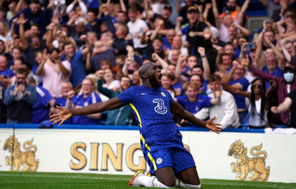 Lukaku từ bỏ ăn mừng bàn thắng kiểu trượt gối