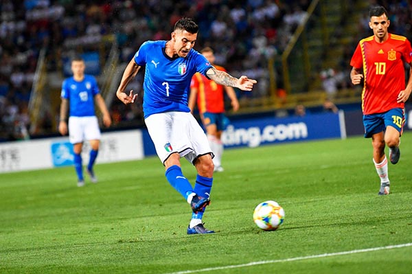 Pellegrini ghi bàn thắng danh dự cho Italia