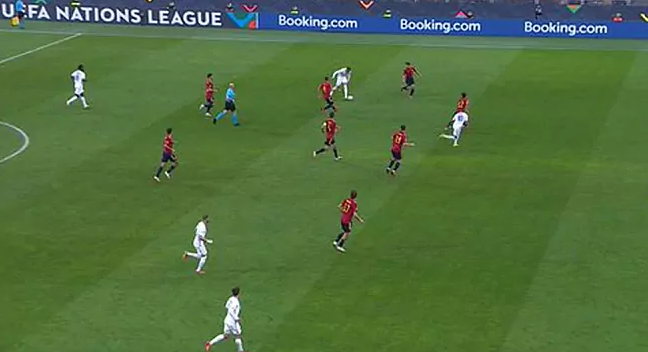Tình huống dẫn đến pha lập công của Mbappe