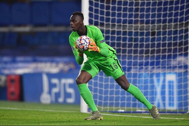 Thủ thành Mendy quá xuất sắc nhưng hàng thủ Chelsea thì không