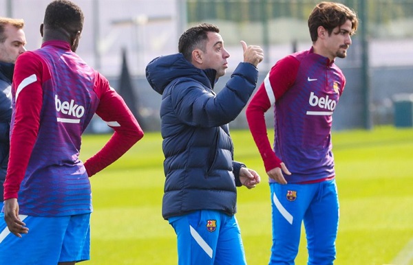 Xavi muốn kiểm soát phòng thay đồ Barcelona với các quy định nghiêm khắc