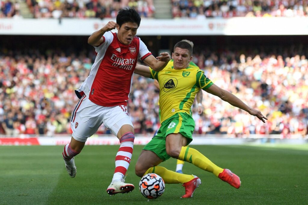 Takehiro Tomiyasu - Một thành viên trong bộ tứ hậu vệ của Arsenal - Mikel Arteta
