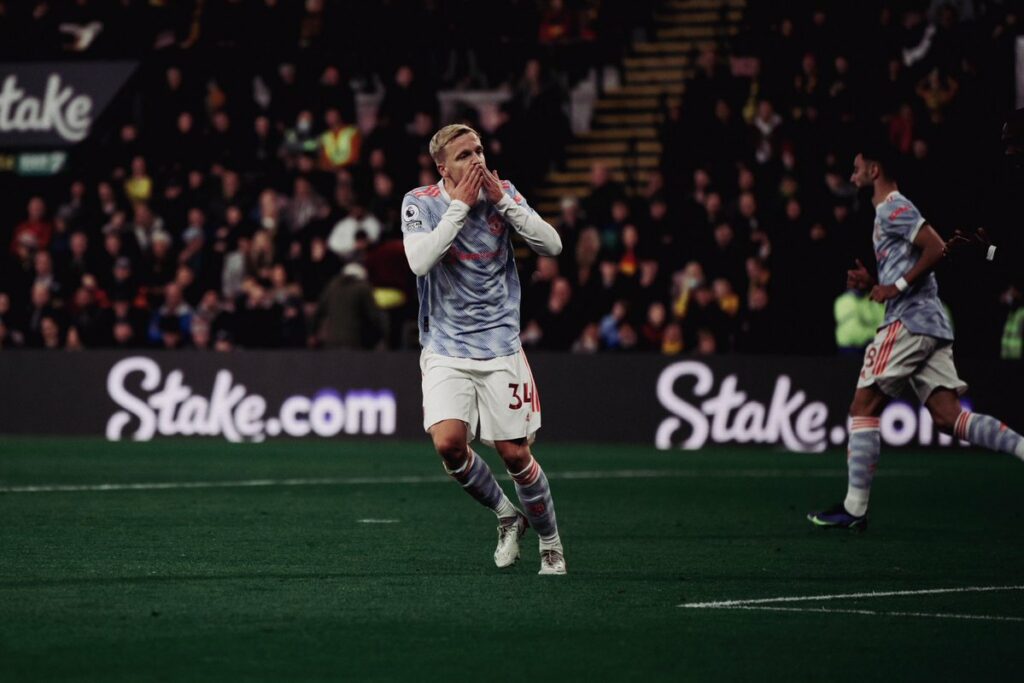 van-de-beek-khong-the-cuu-10-nguoi-man-utd-bongdavn-net