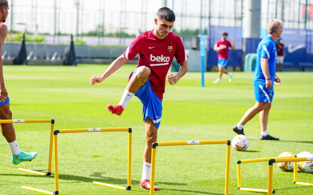 pedri-dang-tap-luyen-tich-cuc-o-barca-bongdavn.net