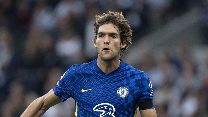 Marcos Alonso bị Thomas Tuchel la hét trong hiệp một