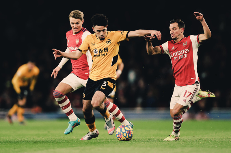 Wolves nhập cuộc không hề nao núng