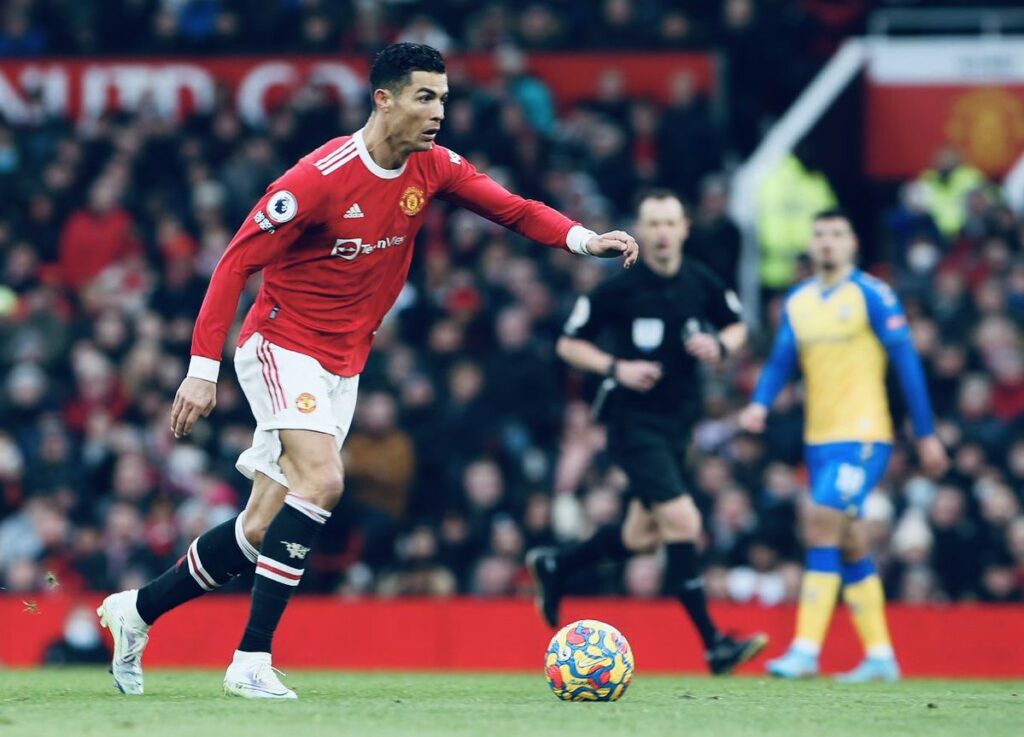 ronaldo-dang-co-nhung-ngay-thang-dang-quen-o-man-utd-bongdavn.net