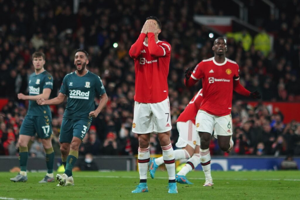 ronaldo-om-mat-day-tiec-nuoi-bongdavn.net