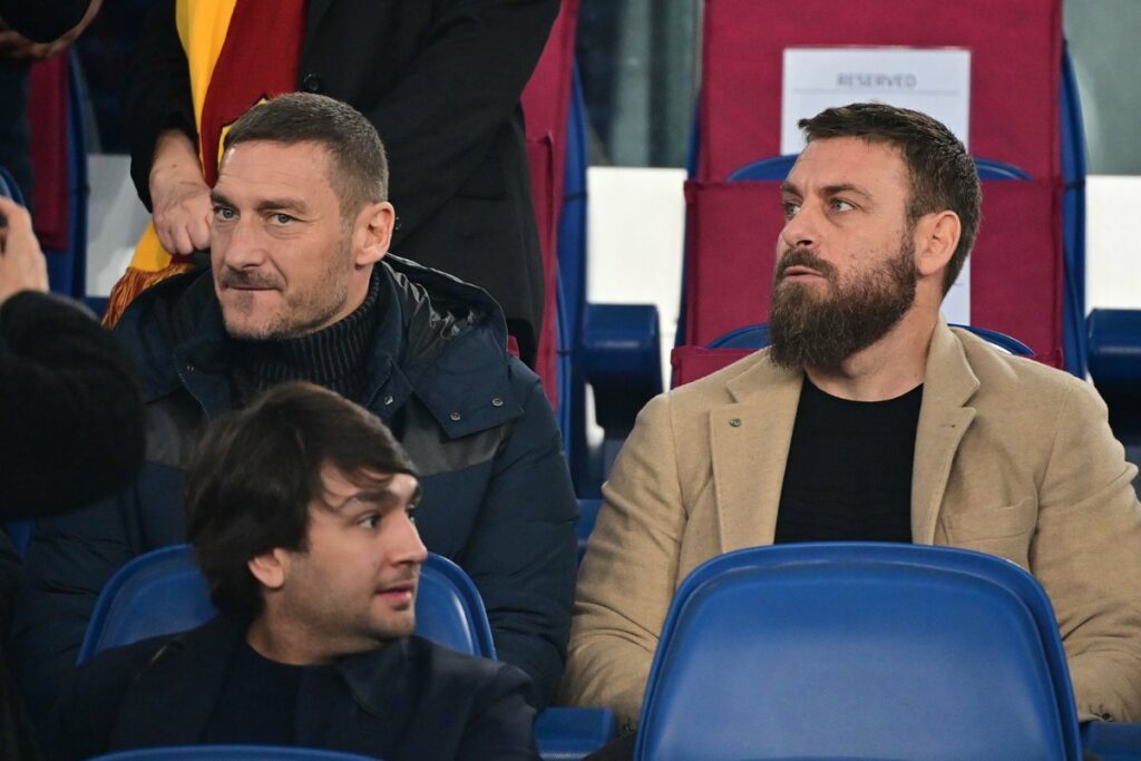 totti-ngoi-du-khan-tran-dau-toi-qua-bongdavn.net